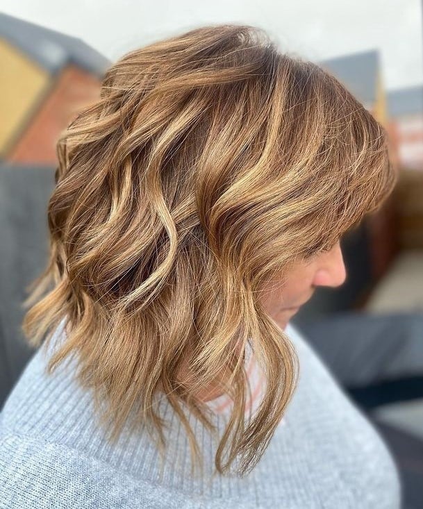 Collarbone Lob With Caramel Blonde Balayage Collarbone Lob With Caramel Blonde Balayage — Hair Color for Women Over 50
