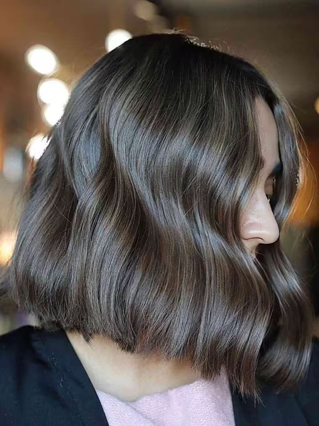 Chin Length Blunt Bob With Ash Blonde Highlights Chin Length Blunt Bob With Ash Blonde Highlights — Hair Color Ideas for Dark Hair