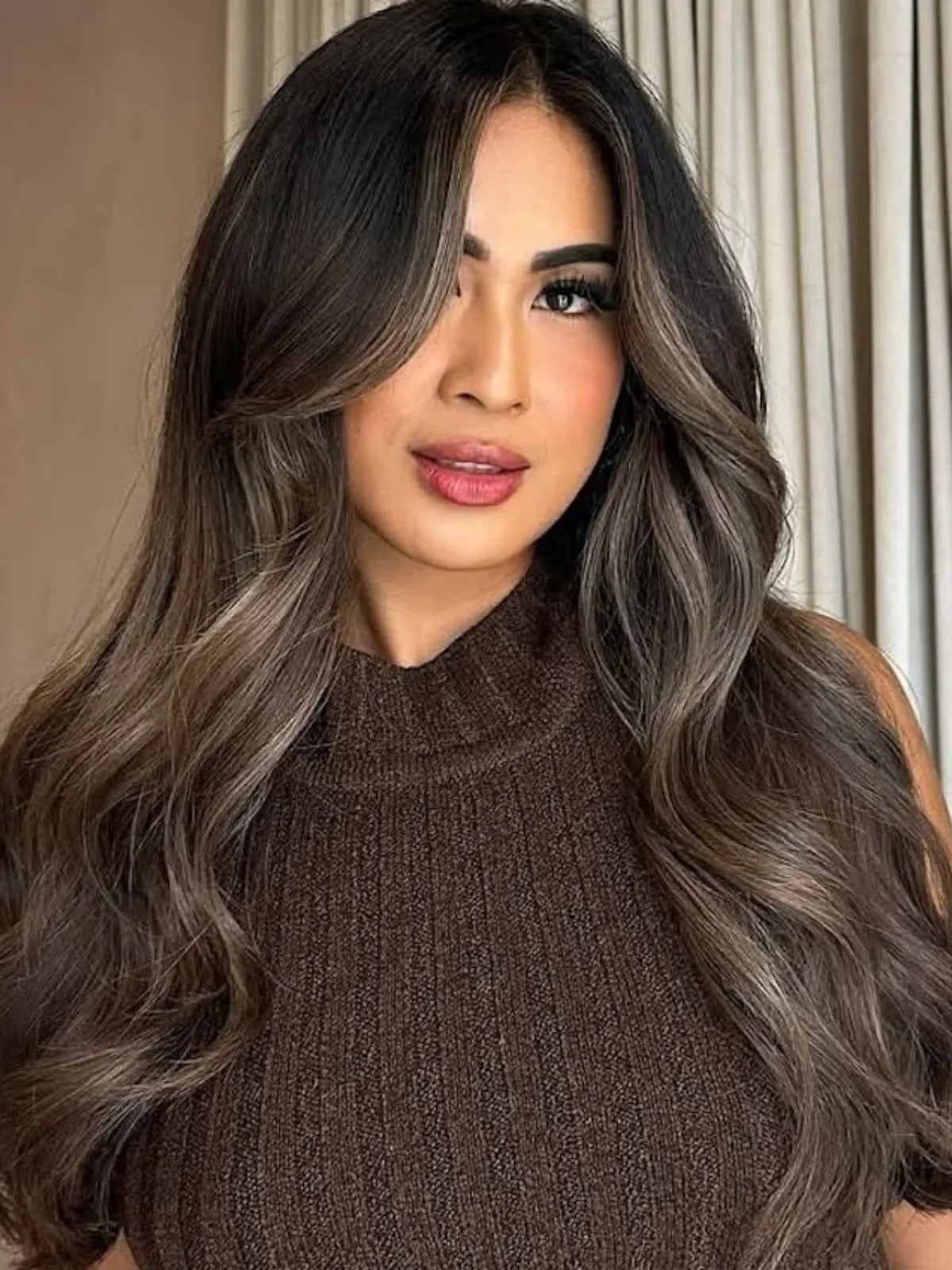 Collarbone Ash Brown With Ash Blonde Highlights, Middle Collarbone Ash Brown With Ash Blonde Highlights, Middle — Hair Color Ideas for Dark Hair