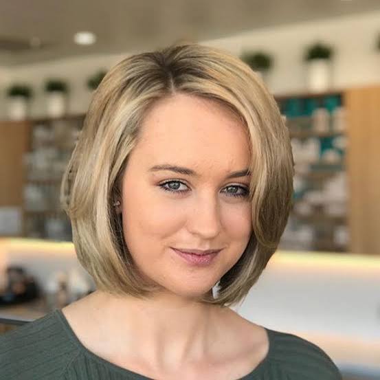 Honey Blonde Highlights Bob With Bangs Honey Blonde Highlights Bob With Bangs — Hair Color Ideas for Short Hair