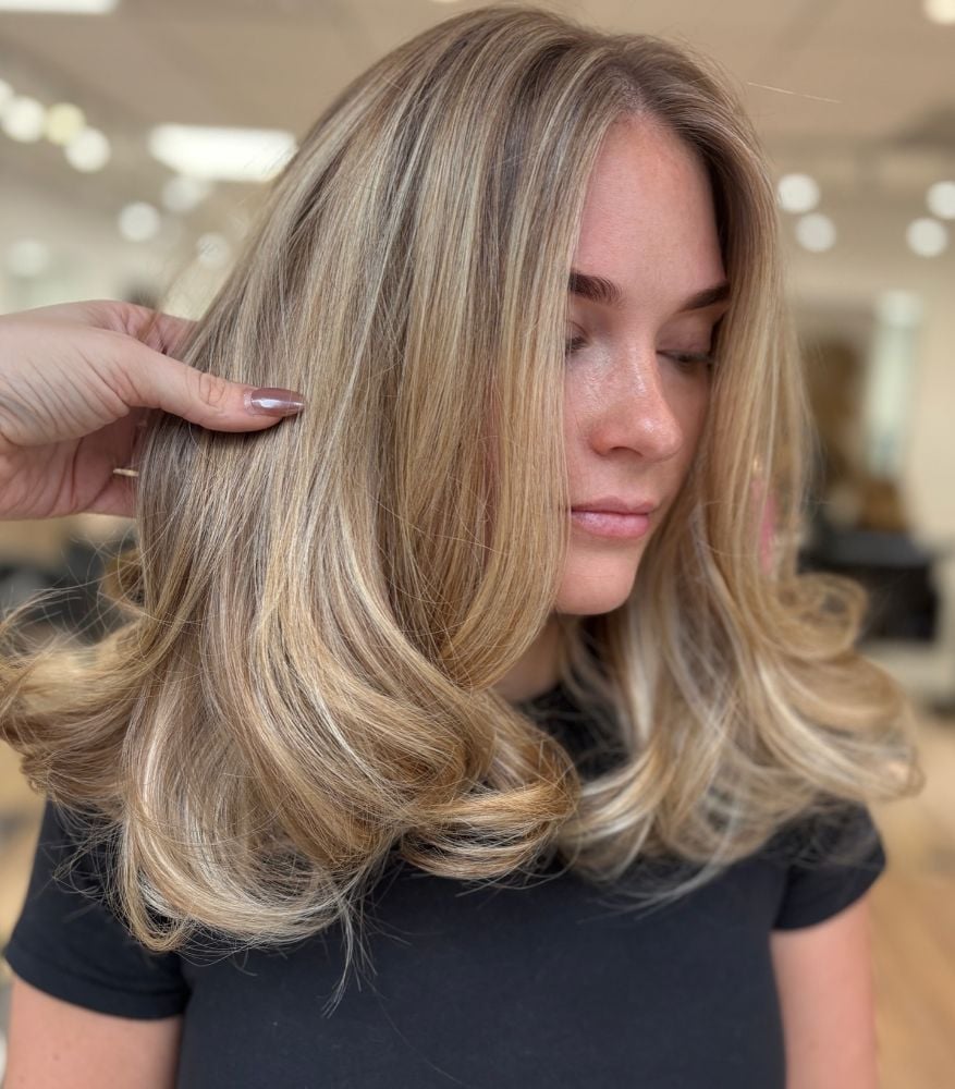 Dimensional Warm Blonde Lob Dimensional Warm Blonde Lob — Hair Color Trends