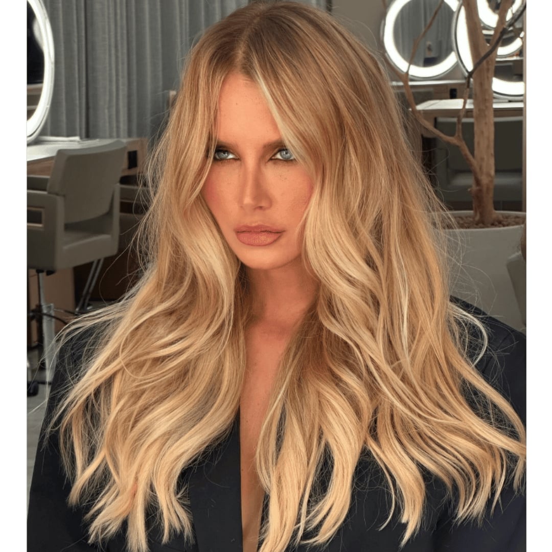 Warm Dimensional Blonde With Curtain Bangs Warm Dimensional Blonde With Curtain Bangs — Hair Color Trends