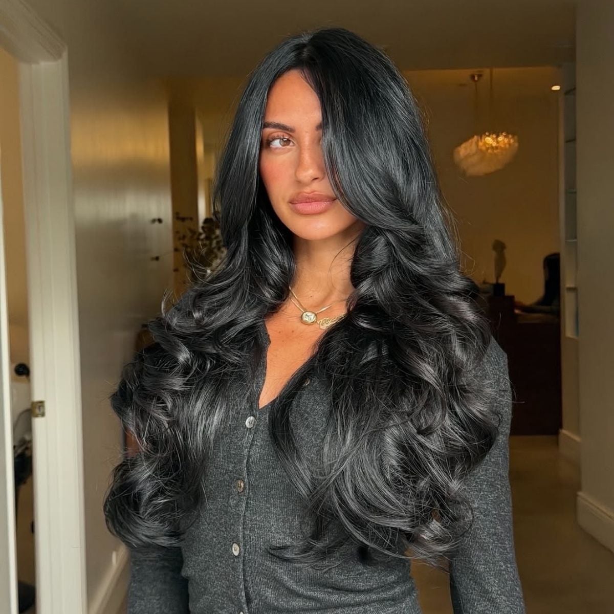 Voluminous Butterfly Cut In Black — Haircut Trends