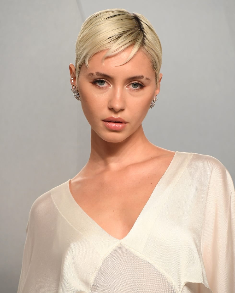 Platinum Blonde Pixie With Micro Bangs — Haircut Trends
