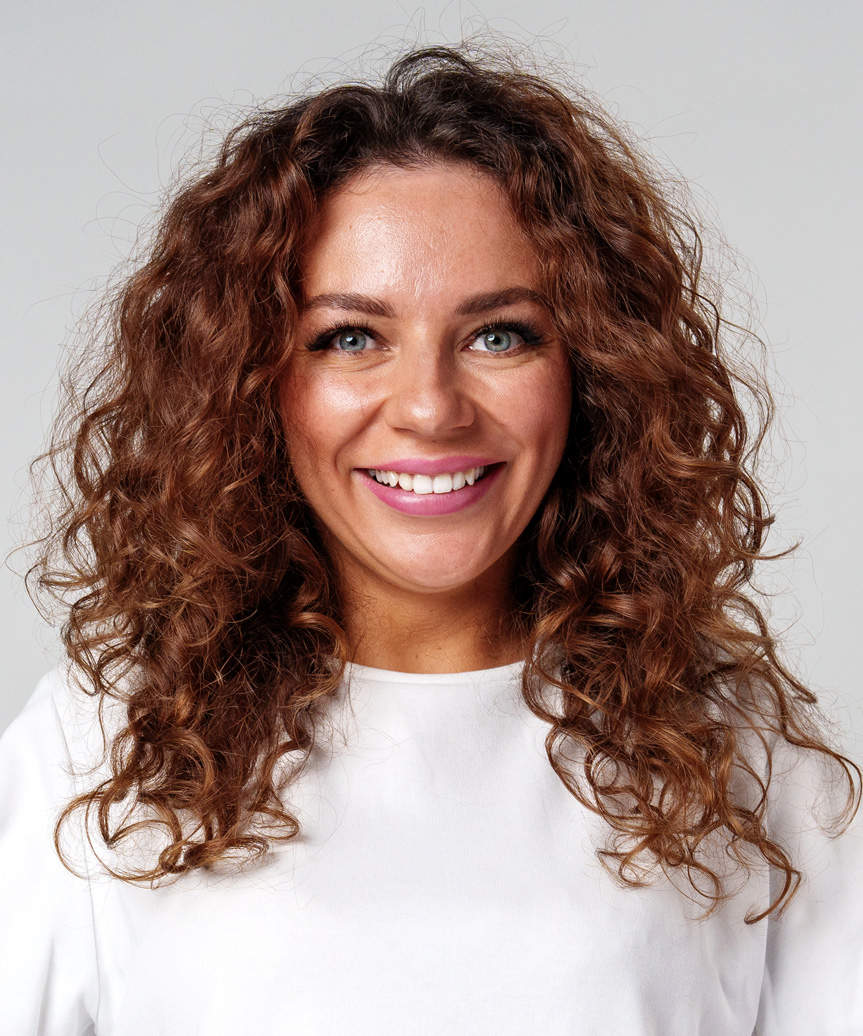 Collarbone Layers With Voluminous Curls Collarbone Layers With Voluminous Curls — Haircuts for Curly Hair