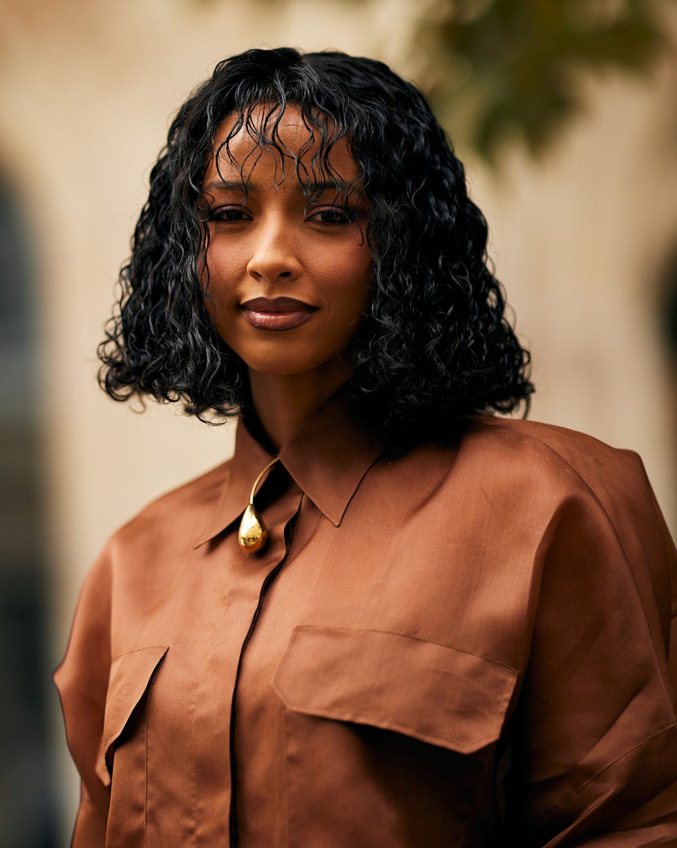 Dark Brown Collarbone Curls — Haircuts for Fine Hair