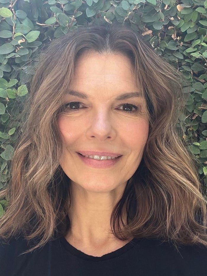 Collarbone Layers With Warm Brown Balayage — Haircuts for Older Women