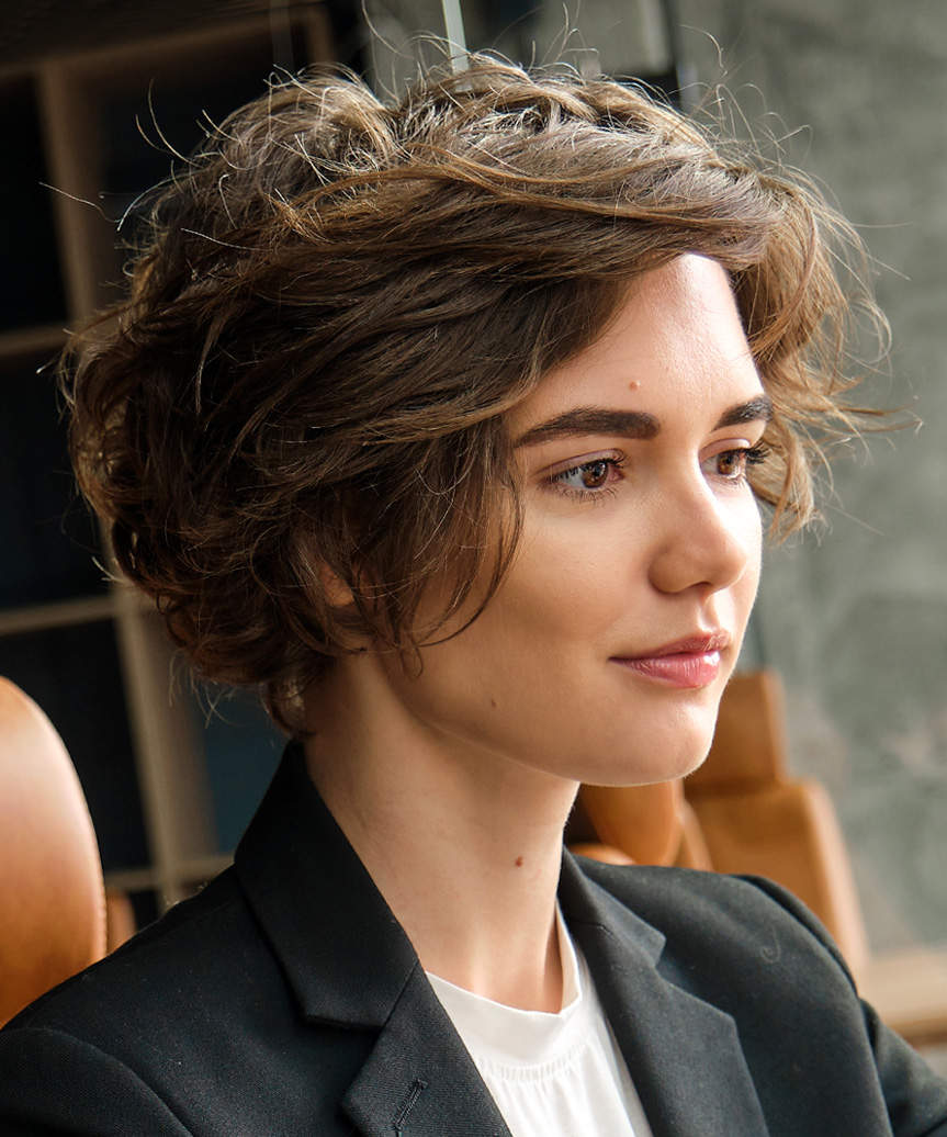 Voluminous Bob With Side Swept Bangs Voluminous Bob With Side Swept Bangs — Haircuts for Wavy Hair