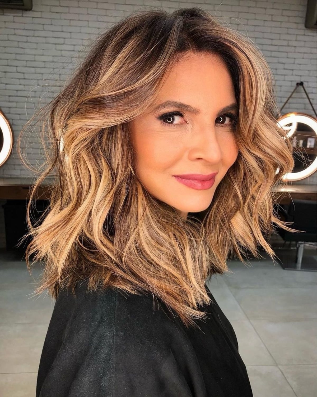 Collarbone Lob With Caramel Balayage Collarbone Lob With Caramel Balayage — Haircuts for Women Over 40