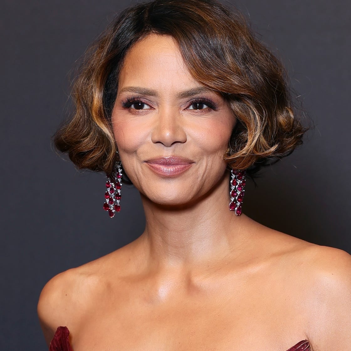 Face Framing Lob With Subtle Highlights Face Framing Lob With Subtle Highlights — Haircuts for Women Over 50