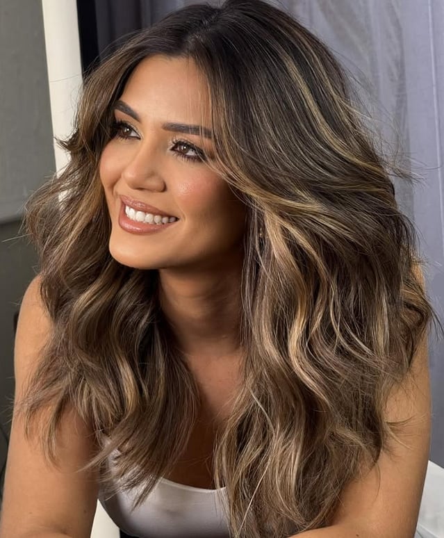 Shoulder Length Dark Brown With Caramel and Blonde Highlights Shoulder Length Dark Brown With Caramel and Blonde Highlights