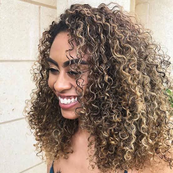 Shoulder Curly Dark Brown With Blonde Highlights Shoulder Curly Dark Brown With Blonde Highlights