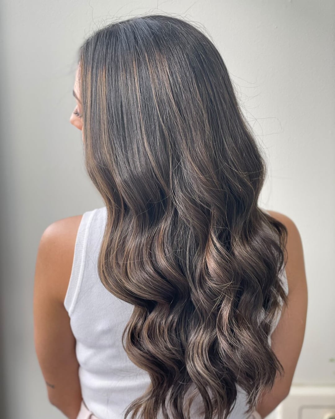 Subtle Blonde Highlights on Dark Blonde Base, Wavy Subtle Blonde Highlights on Dark Blonde Base, Wavy — Highlights Trends