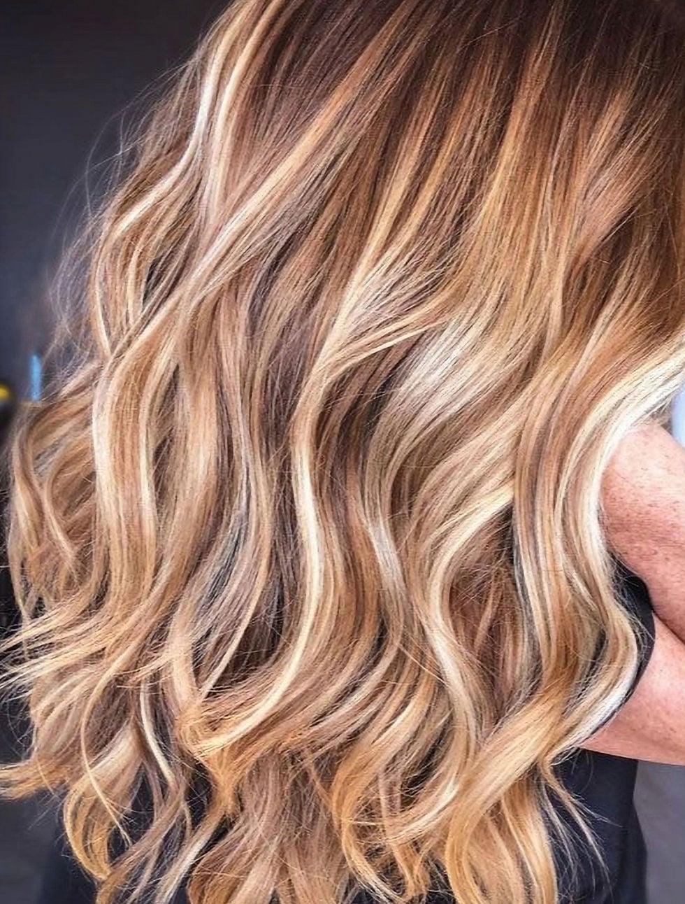 Honey Blonde With Lighter Blonde Highlights Honey Blonde With Lighter Blonde Highlights — Highlights Trends