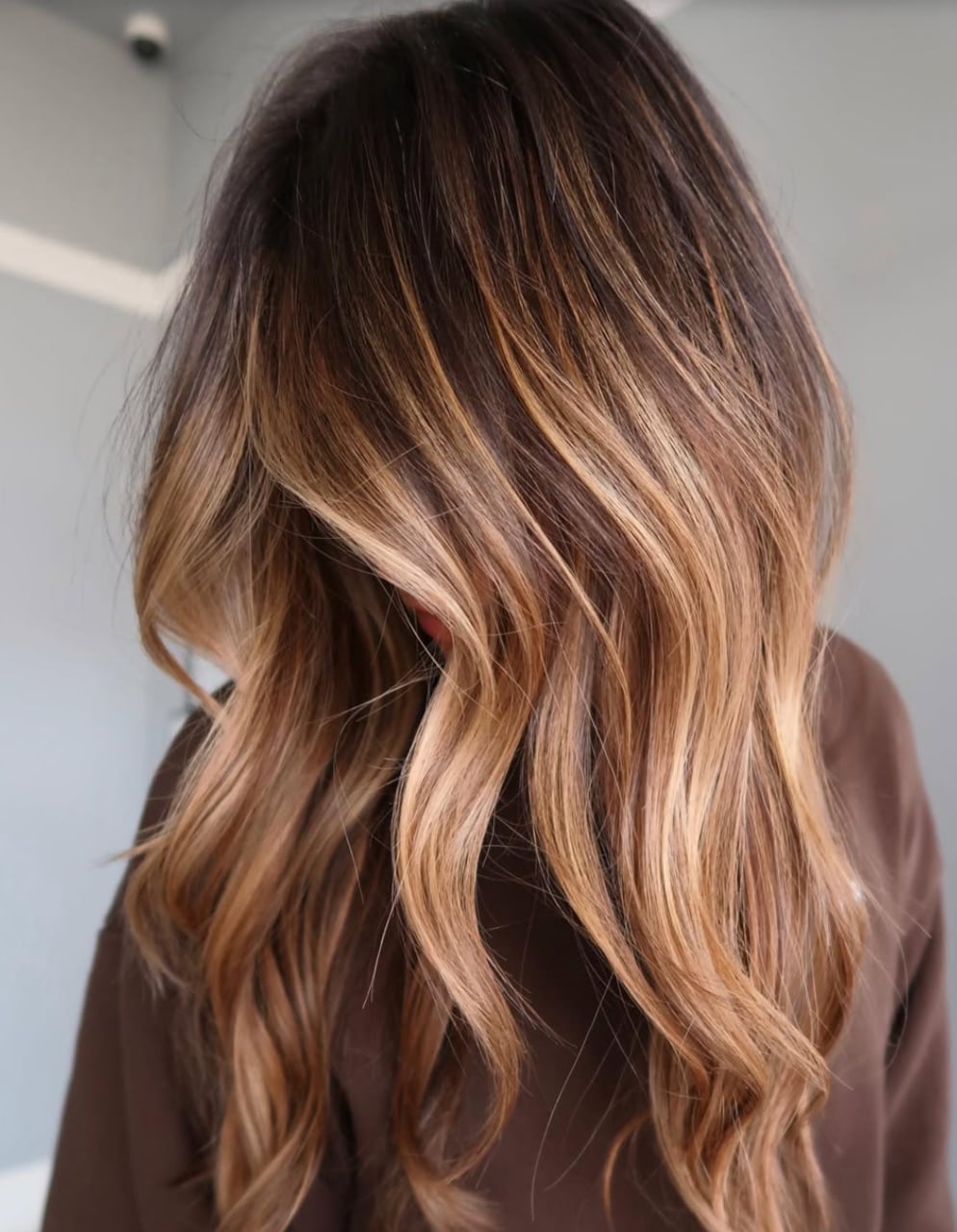 Caramel and Blonde Highlights on Medium Brown Caramel and Blonde Highlights on Medium Brown — Highlights Trends