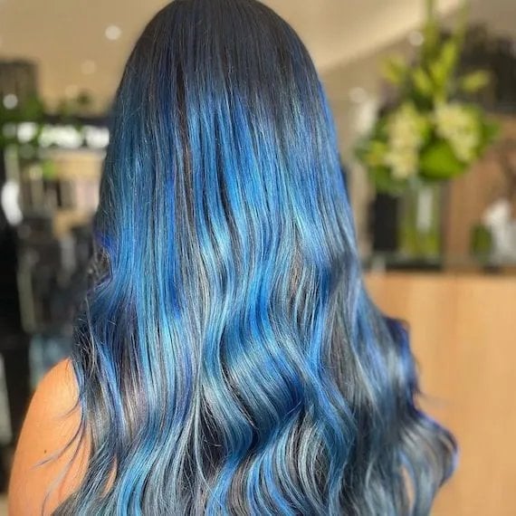 Dark Base With Vibrant Blue Highlights Dark Base With Vibrant Blue Highlights — Highlights Trends