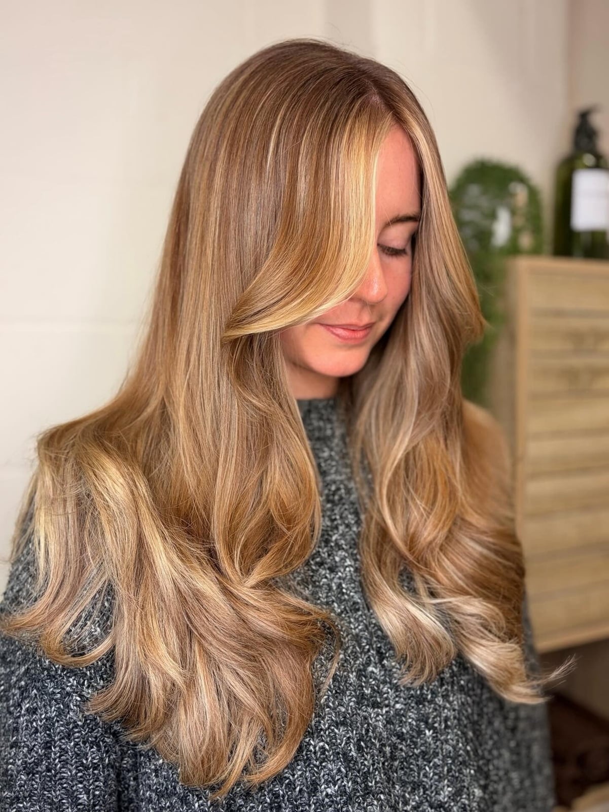 Mid-Back Soft Waves With Honey Balayage and Curtain Bangs