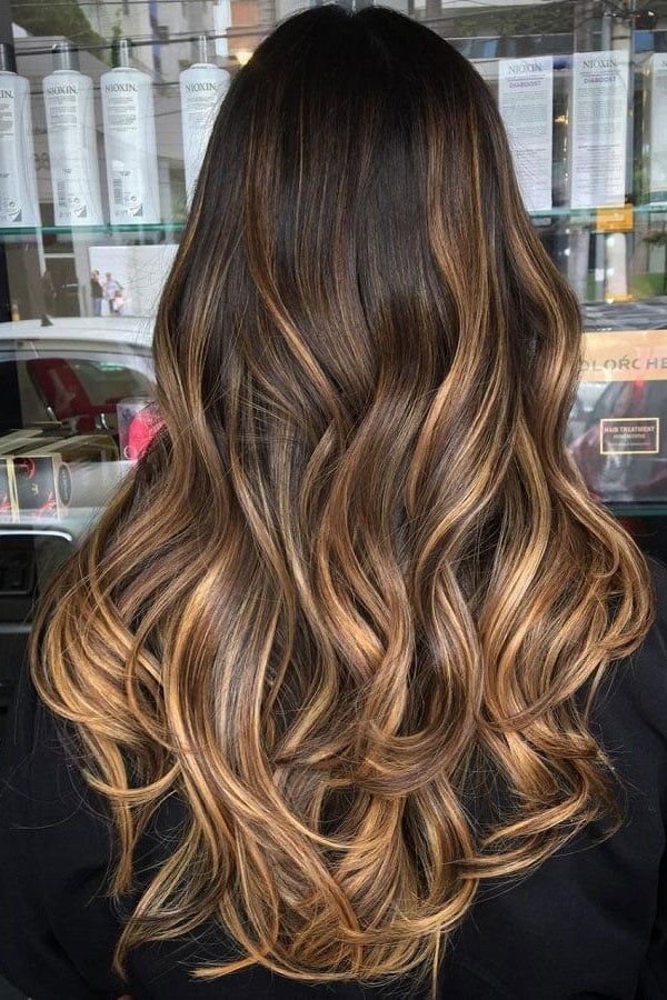 Mid-Back Beach Waves With Golden Honey Blonde Balayage — Honey Balayage