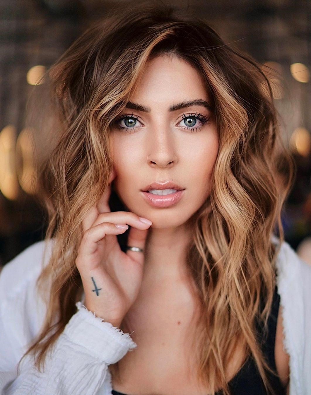 Shoulder Length Honey Blonde With Root Shadow