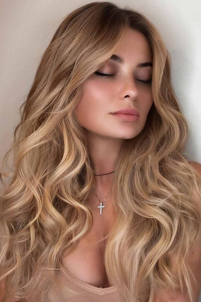 Mid-Back Honey Blonde Balayage With Loose Waves