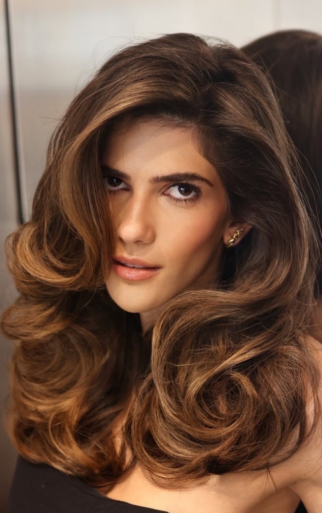 Mid-Back Layered With Honey Caramel Brown Balayage Mid-Back Layered With Honey Caramel Brown Balayage — Honey Brown Hair