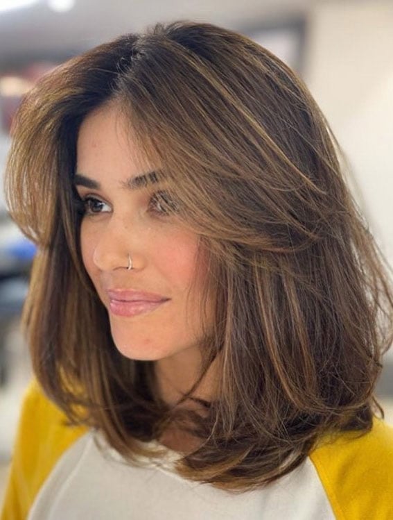 Collarbone Lob With Dark Brown And Honey Highlights Collarbone Lob With Dark Brown And Honey Highlights — Honey Brown Hair