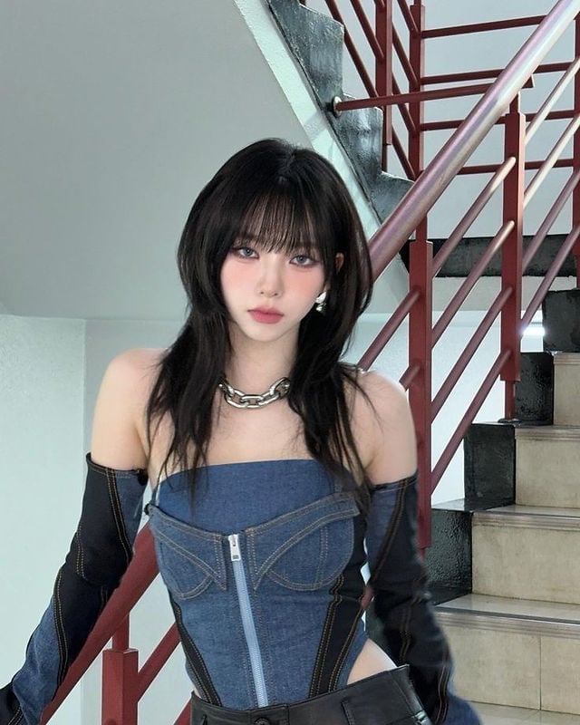 Shoulder Layered Shag With Curtain Bangs — Hush Cut