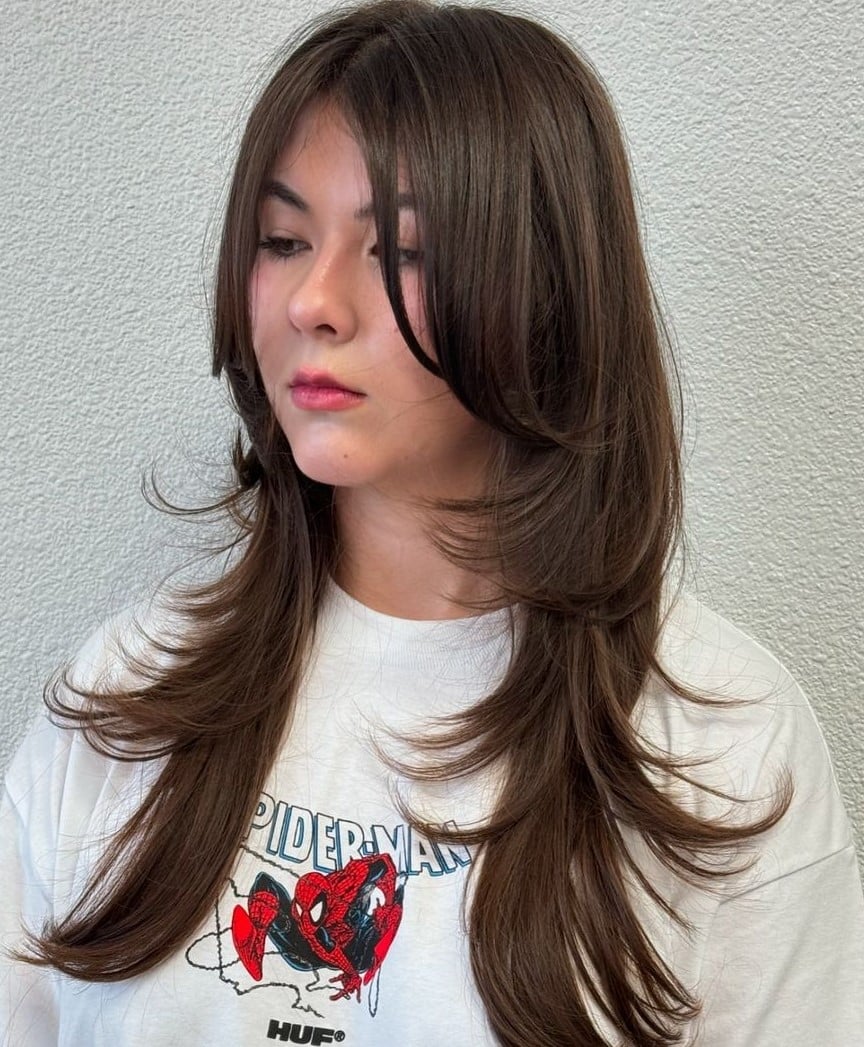 Mid-Back Dark Brown Layers With Face-Framing Bangs, Wavy — Hush Cut