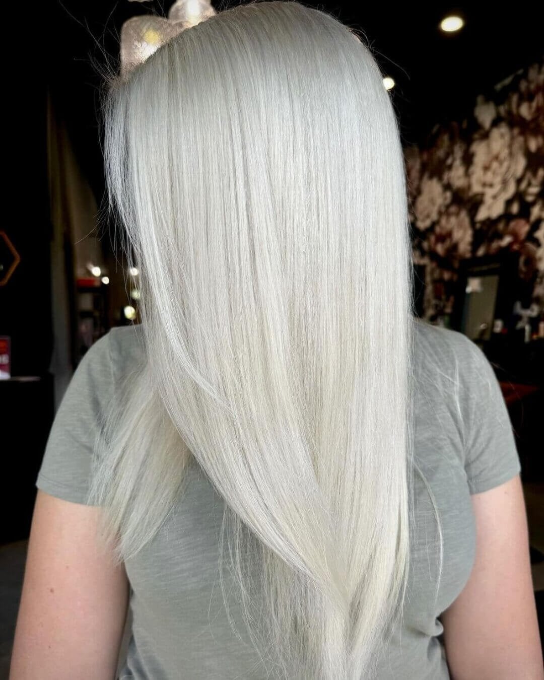 Bright Icy Platinum Blonde Straight Mid-Back Hair Bright Icy Platinum Blonde Straight Mid-Back Hair — Icy Blonde