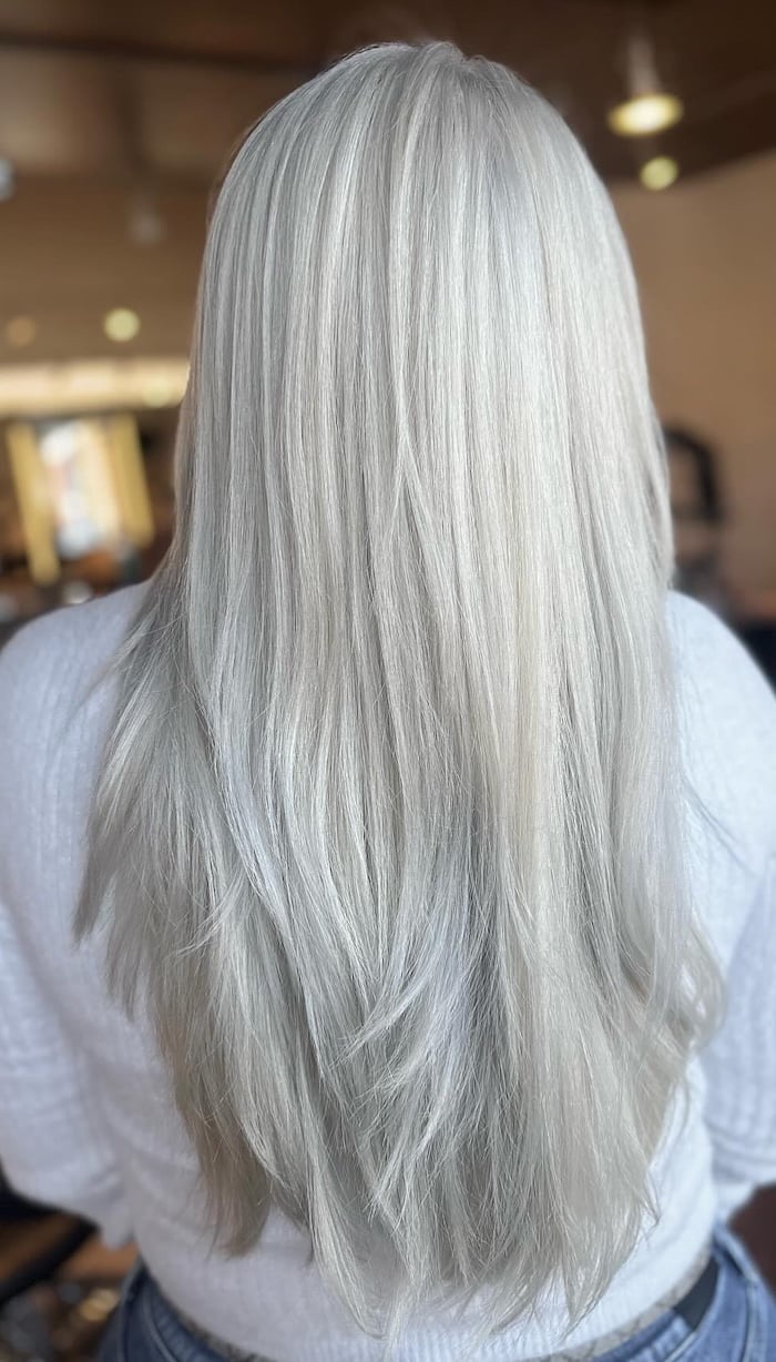 Extreme Icy Silver Blonde Mid-Back Layers Extreme Icy Silver Blonde Mid-Back Layers — Icy Blonde