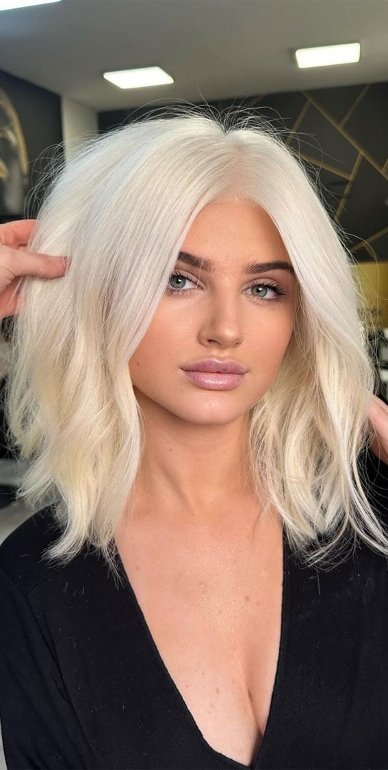 Shoulder-Length Icy Blonde Blowout Shoulder-Length Icy Blonde Blowout
