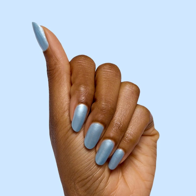 Medium Almond Pale Blue Iridescent Chrome Nails Medium Almond Pale Blue Iridescent Chrome Nails — Icy Blue Nails