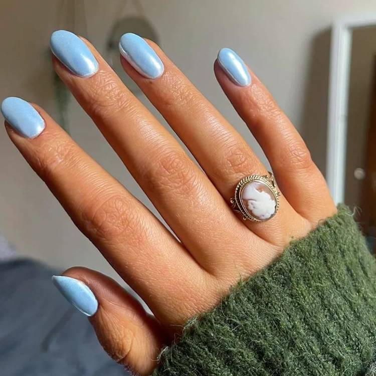 Medium Almond Light Blue White Chrome Nails Medium Almond Light Blue White Chrome Nails — Icy Blue Nails