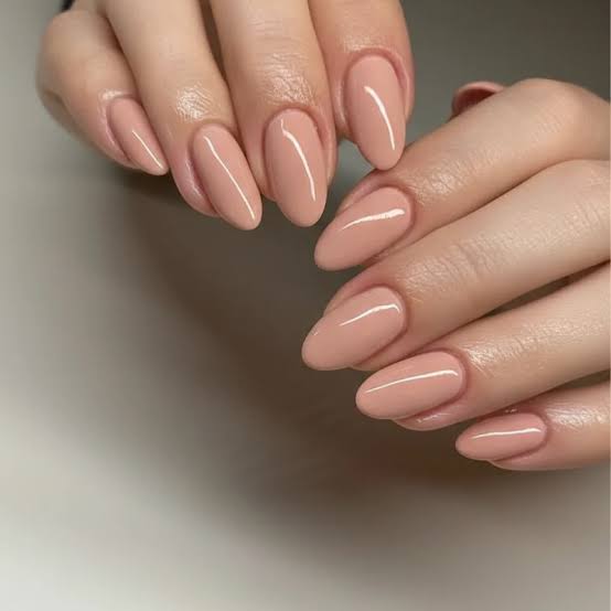 Smooth Light Beige Nude Short Almond, Close-Up Take Smooth Light Beige Nude Short Almond, Close-Up Take — Interview Nails