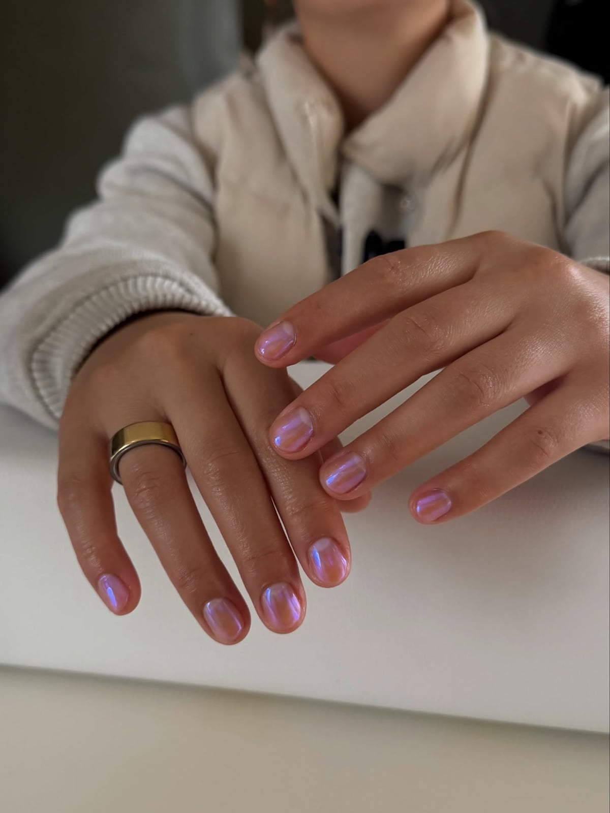 Iridescent Milky Shimmer Short Oval Nails Iridescent Milky Shimmer Short Oval Nails — Interview Nails