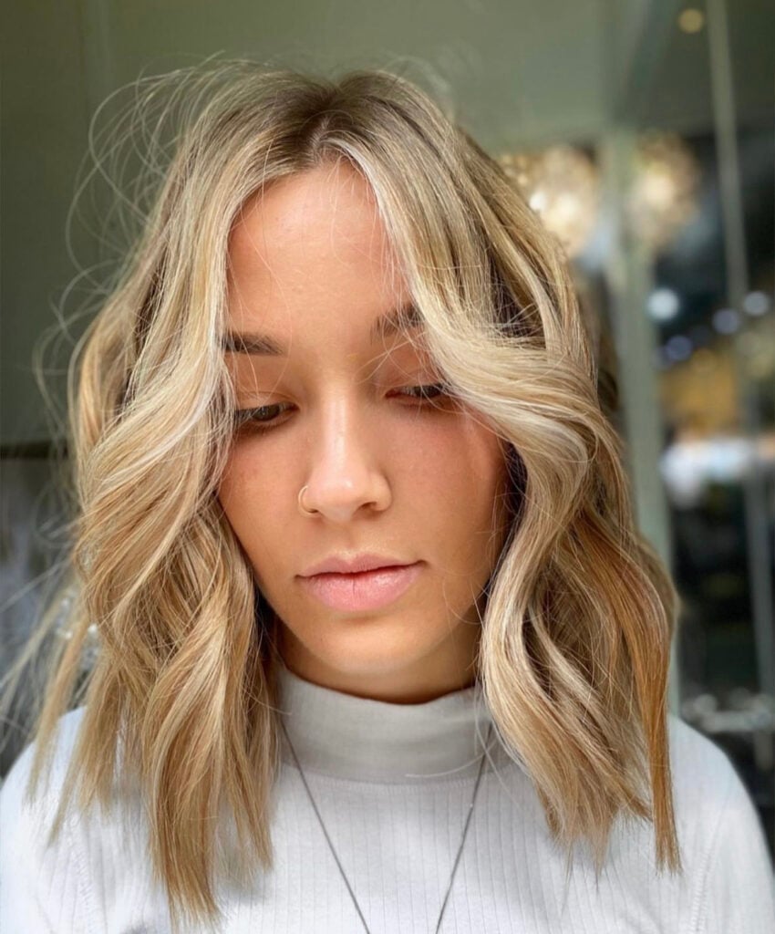 Chin Length Bob Loose Waves Blonde Highlights Chin Length Bob Loose Waves Blonde Highlights — Jaw Length Bob