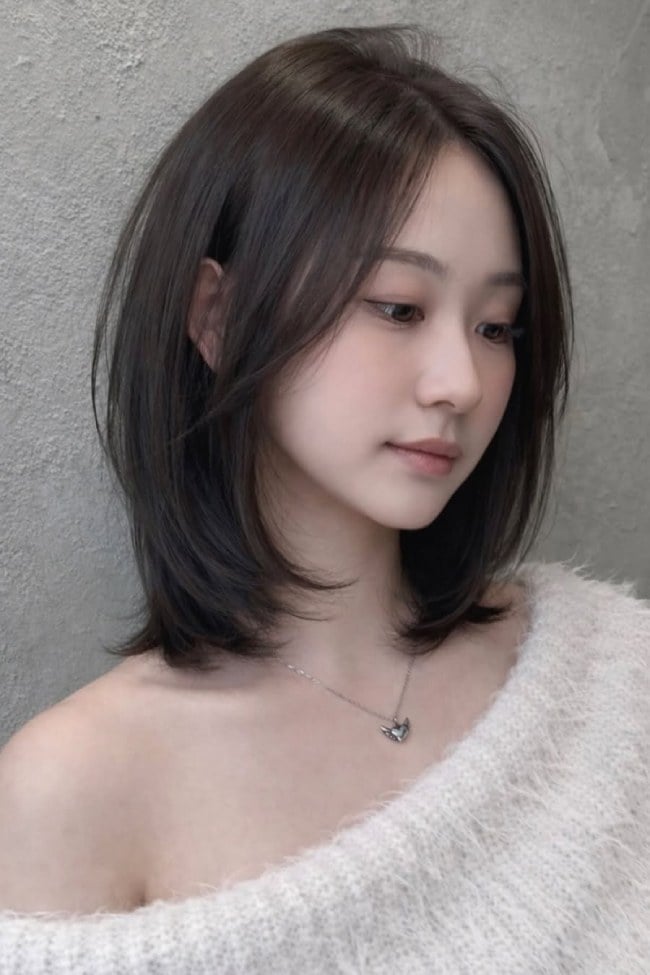 Collarbone Layered Bob With Face-Framing Layers, Dark Brown