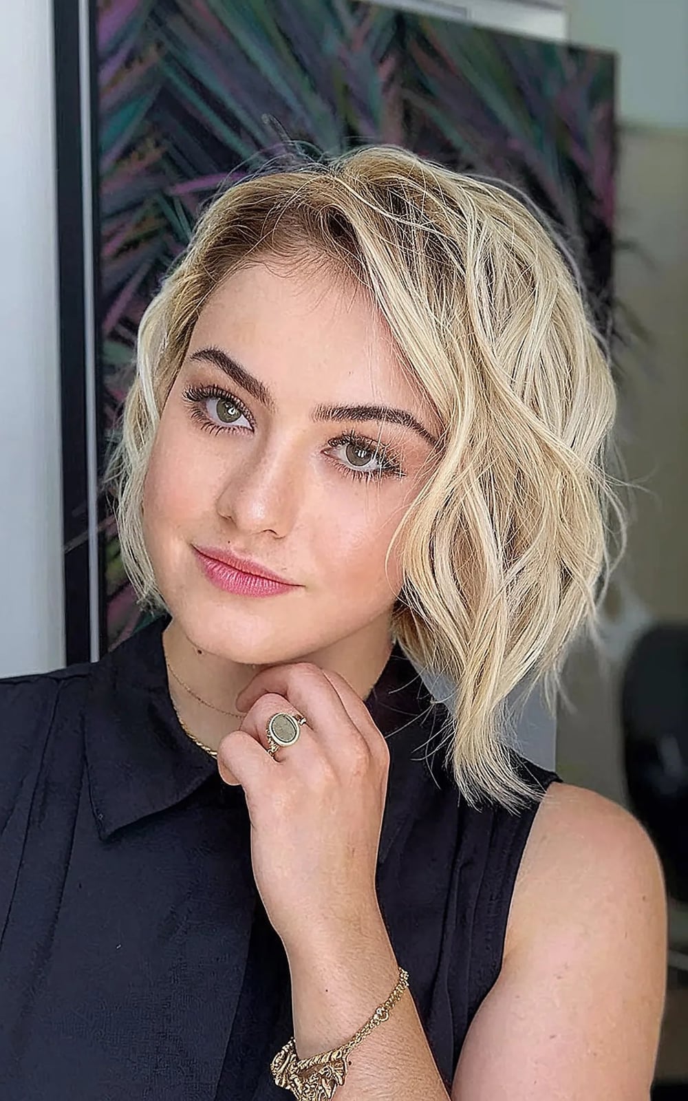 Collarbone Choppy Bob With Root Shadow — Layered Bob