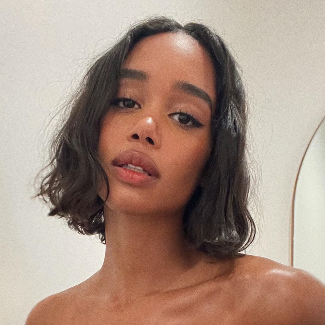 Air Dried Dark Brown Bob With Textured Ends — Layered Bob