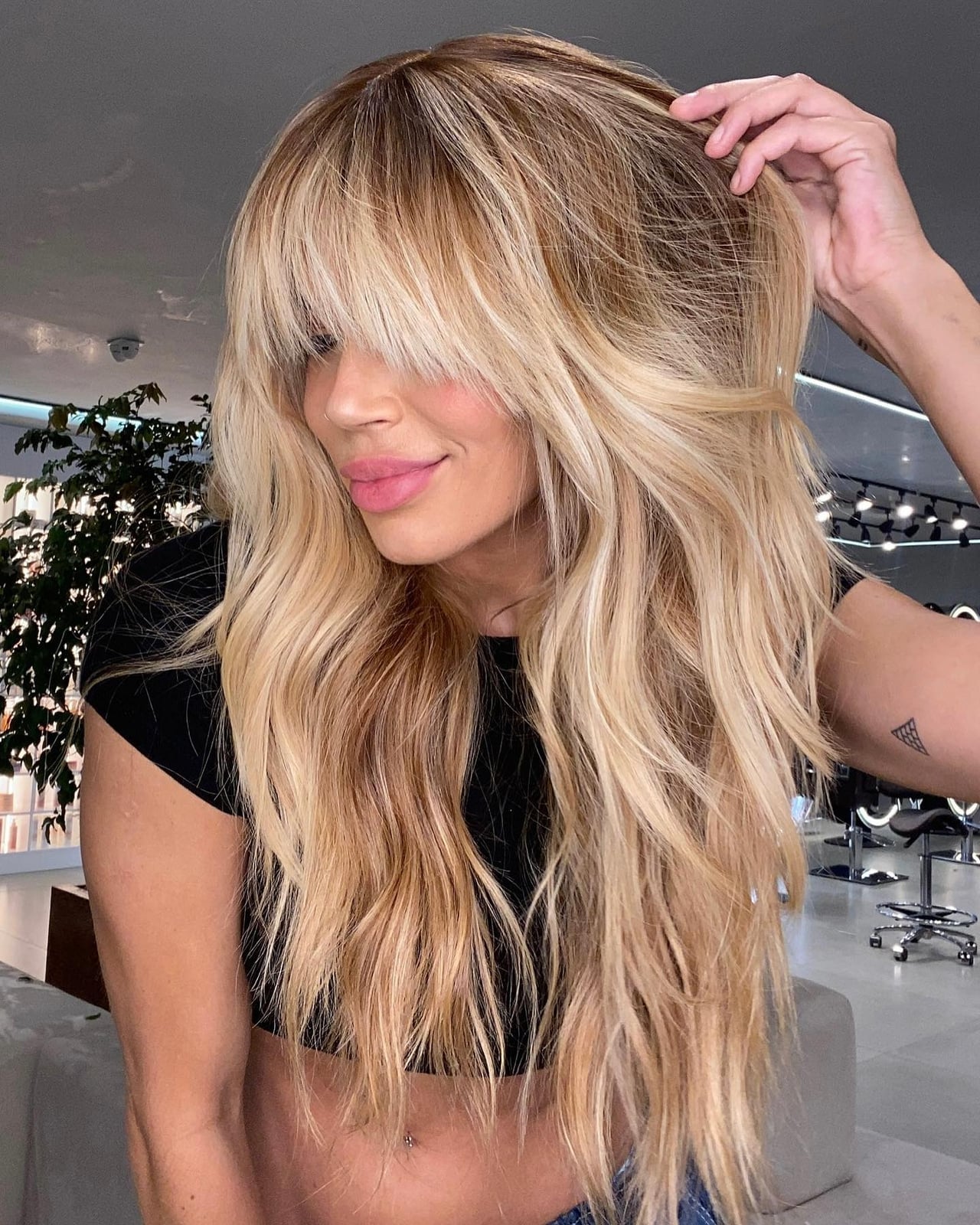 Long Ash Blonde With Curtain Bangs and Loose Waves Long Ash Blonde With Curtain Bangs and Loose Waves — Layered Hair