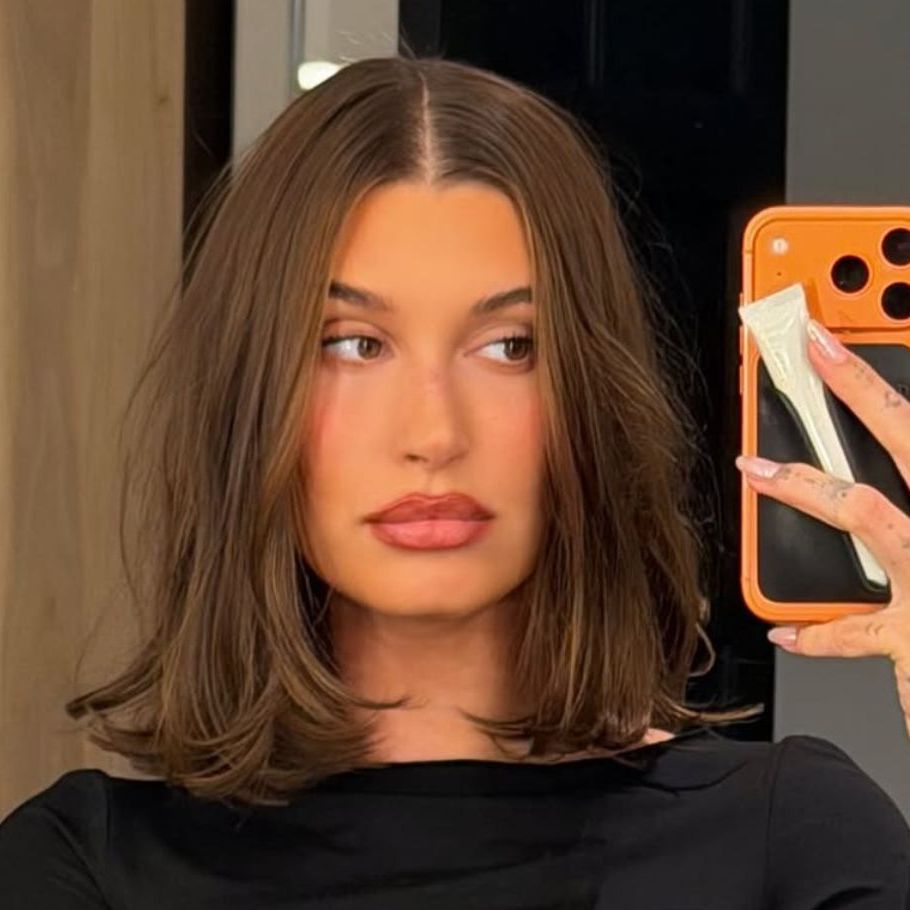 Shoulder Bob With Subtle Layers and Blonde Highlights Shoulder Bob With Subtle Layers and Blonde Highlights — Layered Hair