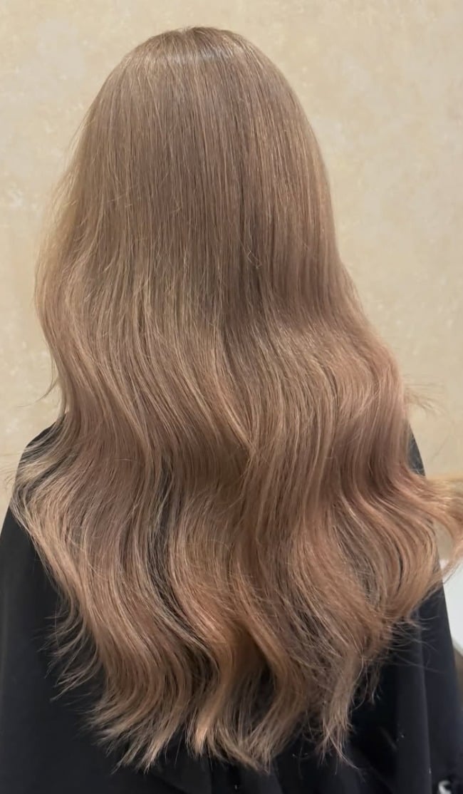 Long Sugar Honey Brown Waves Long Sugar Honey Brown Waves — Light Brown Hair