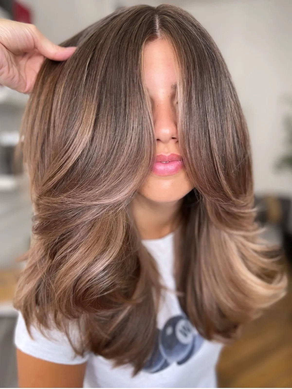 Collarbone Layers With Balayage And Curtain Bangs Collarbone Layers With Balayage And Curtain Bangs — Light Brown Hair