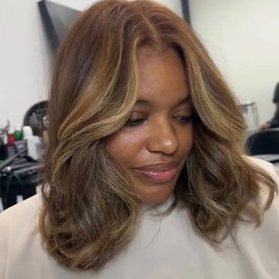 Shoulder Length Layers With Blonde Highlights Shoulder Length Layers With Blonde Highlights — Light Brown Hair