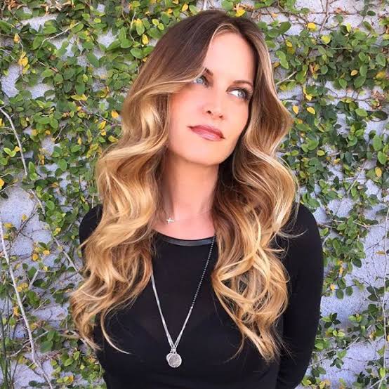 Mid-Back Layers With Face-Framing Balayage Mid-Back Layers With Face-Framing Balayage — Lived In Blonde