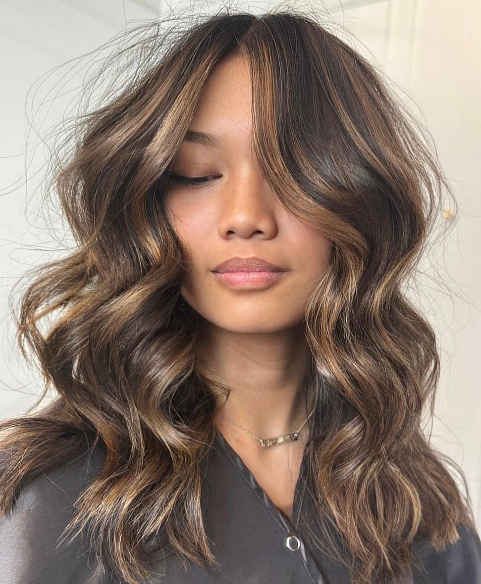 Collarbone Medium Brunette With Caramel Highlights And Curtain Bangs Collarbone Medium Brunette With Caramel Highlights And Curtain Bangs — Lived In Brunette