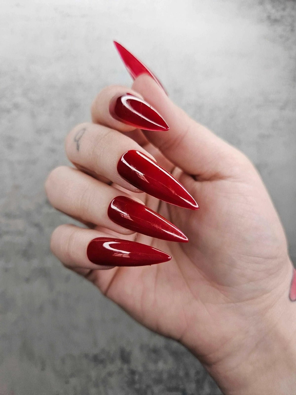Deep Red Glossy Stiletto Nails Deep Red Glossy Stiletto Nails — Long Acrylic Nails