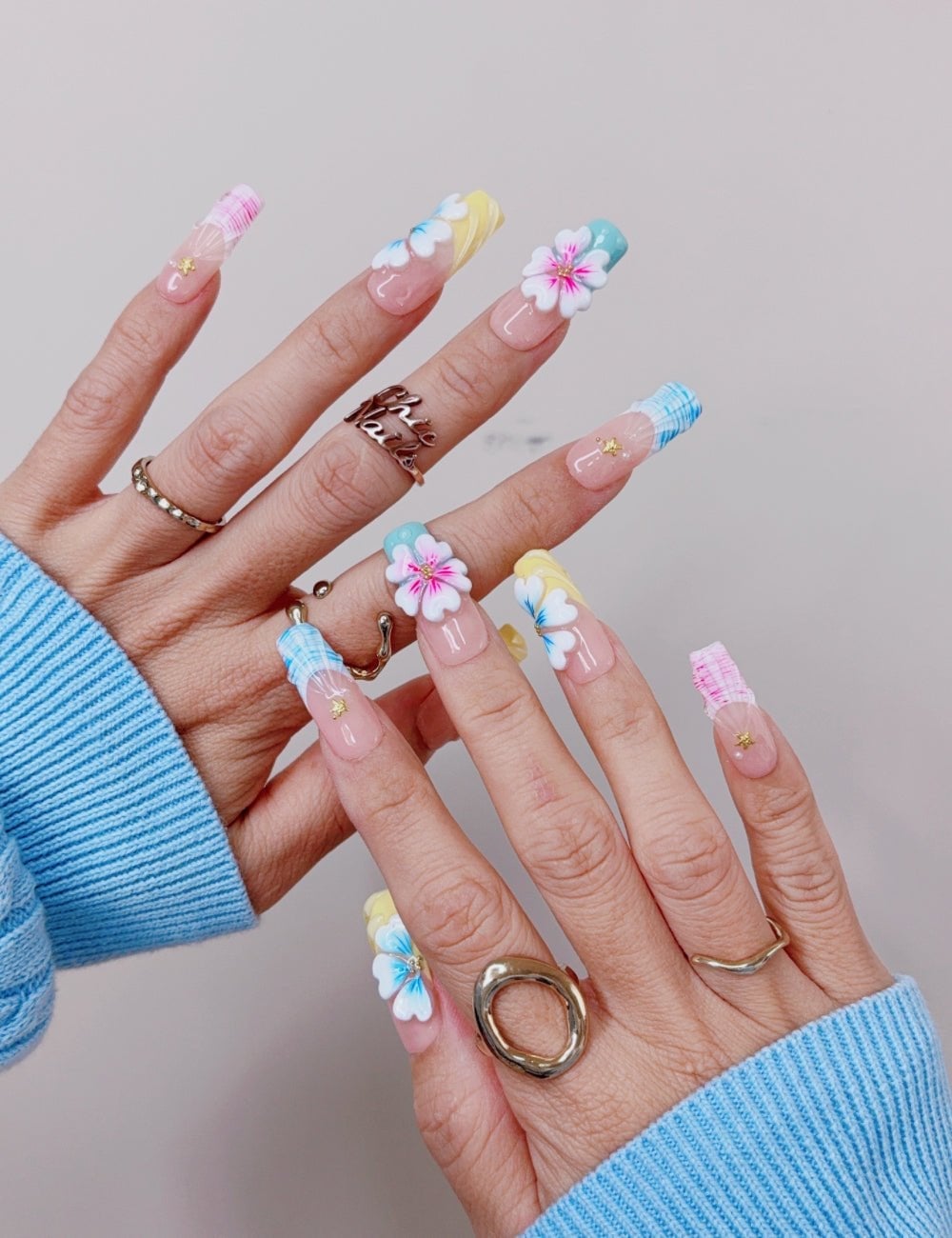 3D Flower Plaid Gold Star Very Long Square 3D Flower Plaid Gold Star Very Long Square — Long Square Nails