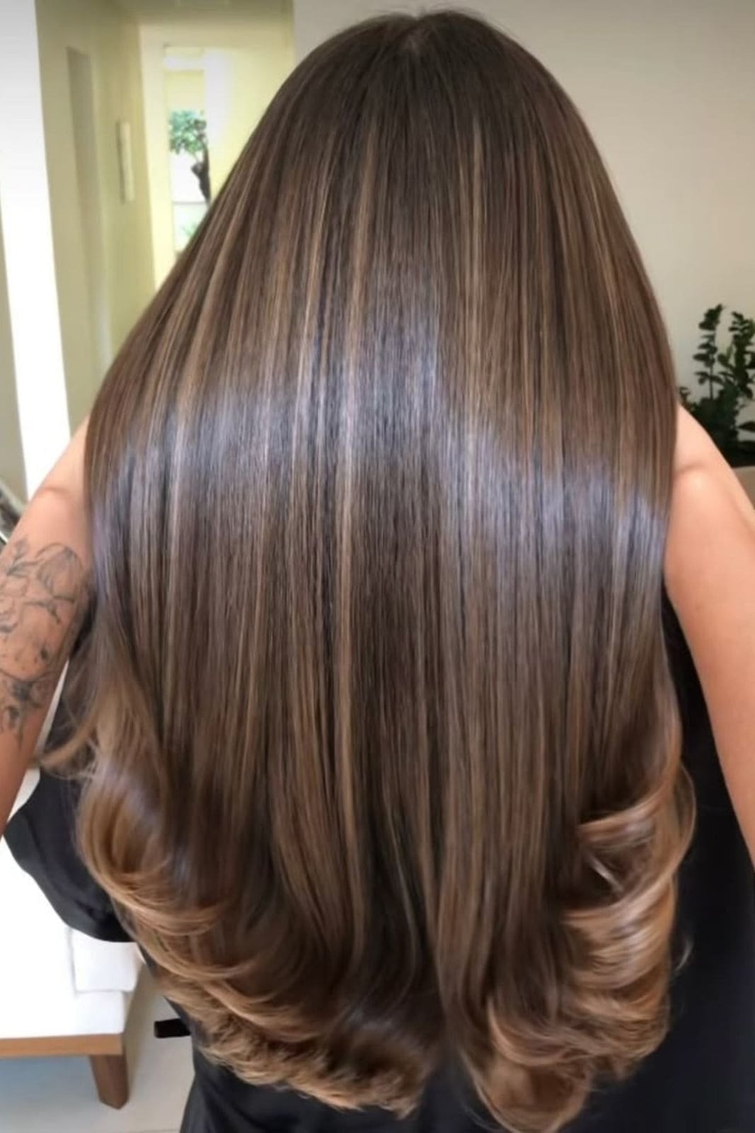 Mid-Back Dark Brown With Blonde Balayage Straight, Sun-Kissed Effect Mid-Back Dark Brown With Blonde Balayage Straight, Sun-Kissed Effect — Low Maintenance Hair Color