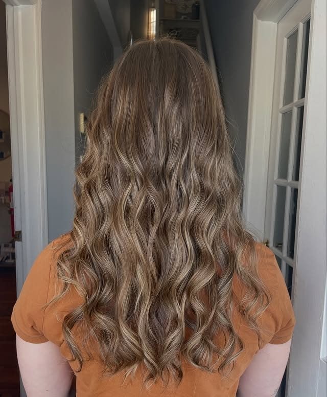 Mid-Back Ash Blonde Balayage on Fine Hair Mid-Back Ash Blonde Balayage on Fine Hair — Low Maintenance Hair Color